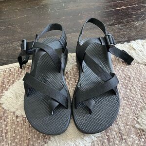 Women’s Size 7 Z/2 Chacos (Black)